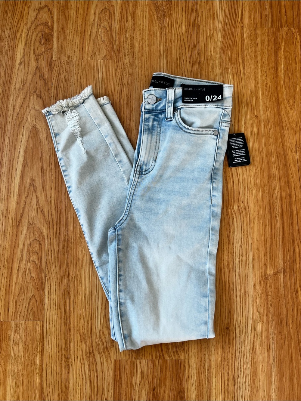NWT Kendall & Kylie Light Wash Women’s High Rise Skinny Jeans - 0/24